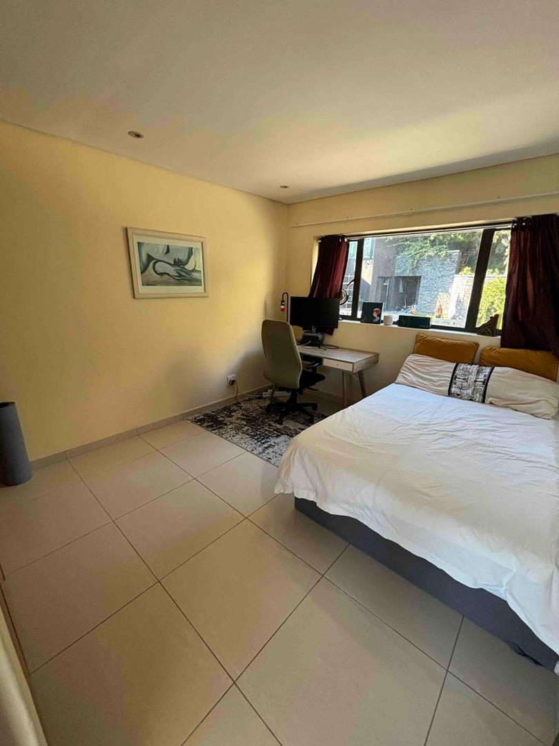 To Let 4 Bedroom Property for Rent in Oranjezicht Western Cape